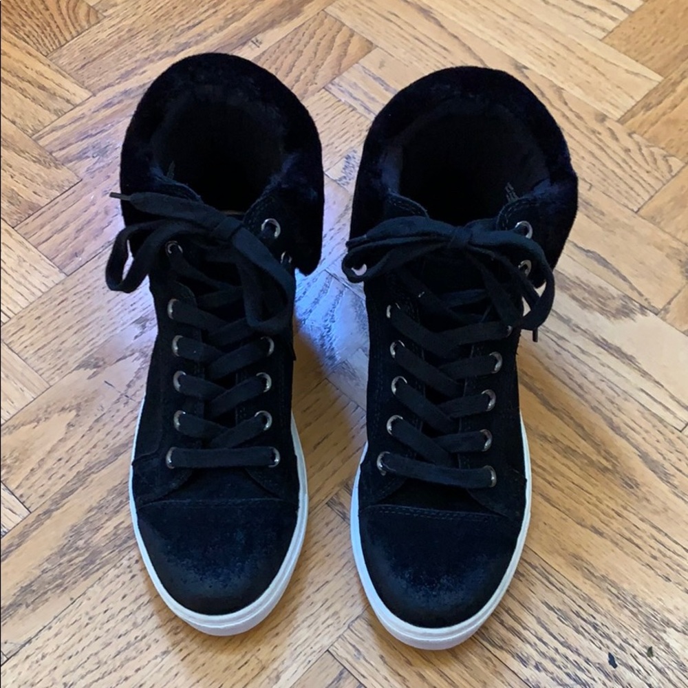 Never been worn black fuzzy sneakers